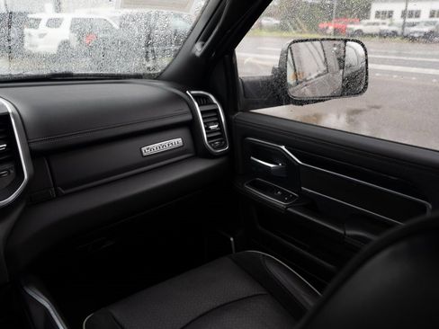 Used 2020 RAM 2500 Laramie w/ Night Edition image 10