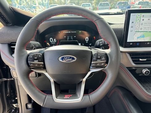 Used 2025 Ford Explorer ST image 18