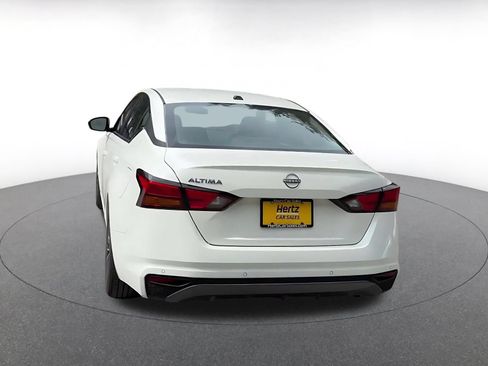 Used 2026 Nissan Altima 2.5 SV FWD image 11