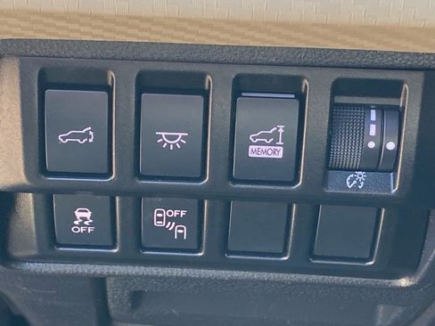 Used 2022 Subaru Ascent Premium w/ Convenience Package AWD/4WD image 13