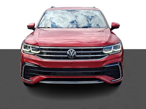 Used 2024 Volkswagen Tiguan SEL R-Line AWD/4WD image 2