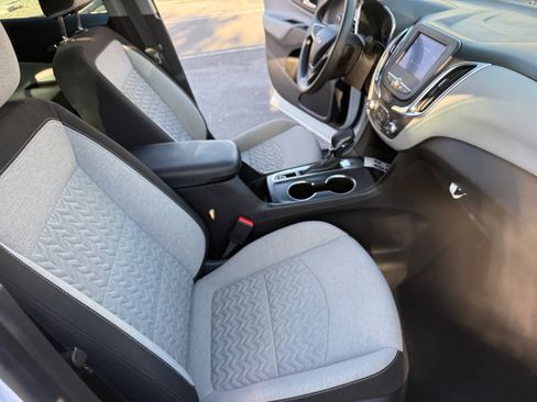 Used 2022 Chevrolet Equinox LS FWD image 19