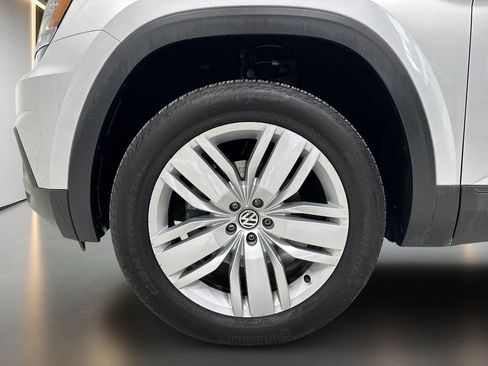 Used 2019 Volkswagen Atlas SE w/ Panoramic Sunroof Package FWD image 9