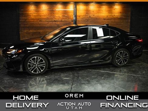 Used 2025 Toyota Camry XLE w/ Premium Plus Package FWD image 1