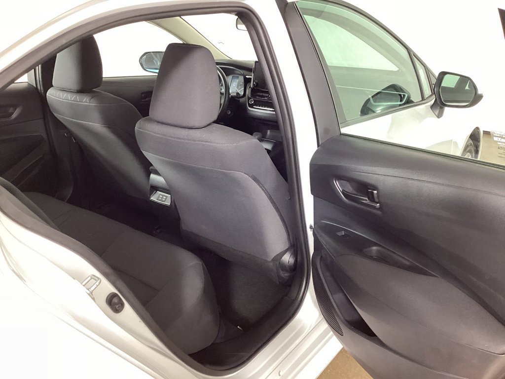 Used 2025 Toyota Corolla LE FWD image 22