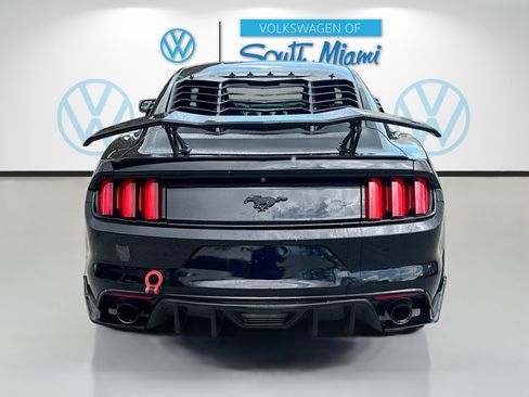 Used 2017 Ford Mustang Coupe image 6