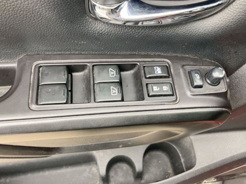 Used 2021 Nissan Titan PRO-4X w/ Pro-4x Convenience Package image 11