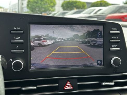 Used 2023 Hyundai Elantra SE FWD image 22
