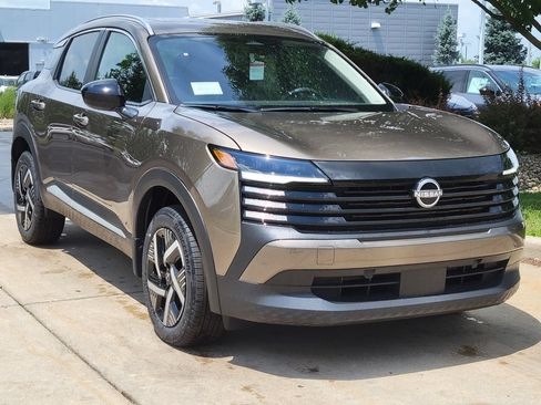 New 2026 Nissan Kicks SV w/ SV Premium Package FWD image 1