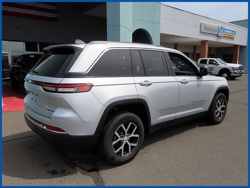 Certified 2023 Jeep Grand Cherokee Limited AWD/4WD image 7