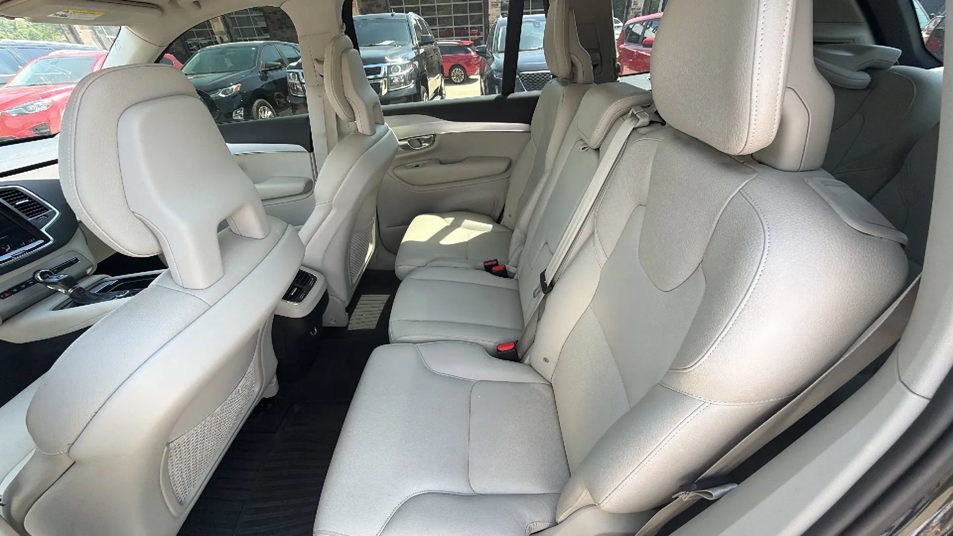 Used 2017 Volvo XC90 T6 Momentum w/ Vision Package AWD/4WD image 12