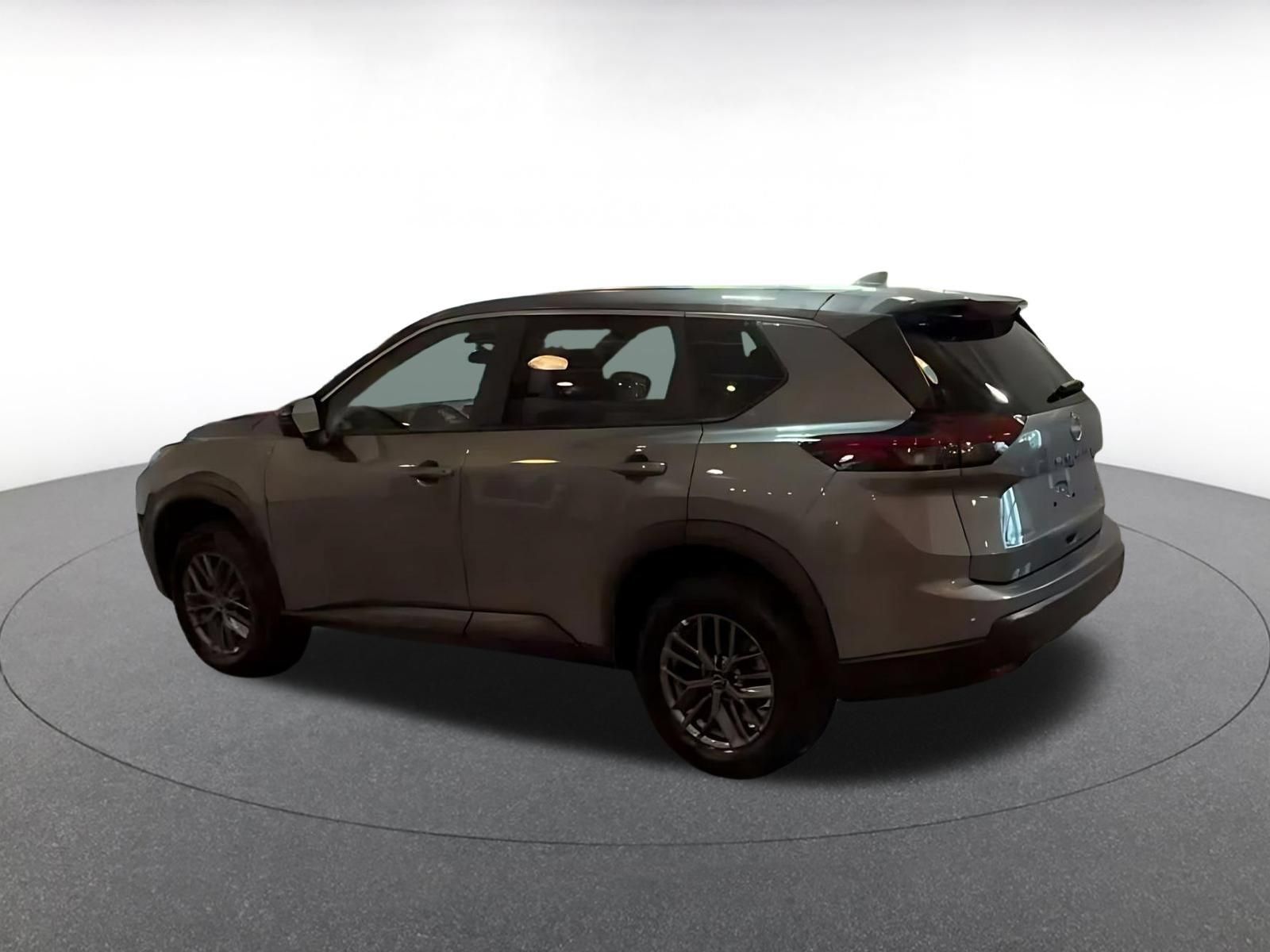 Used 2026 Nissan Rogue SV AWD/4WD image 10
