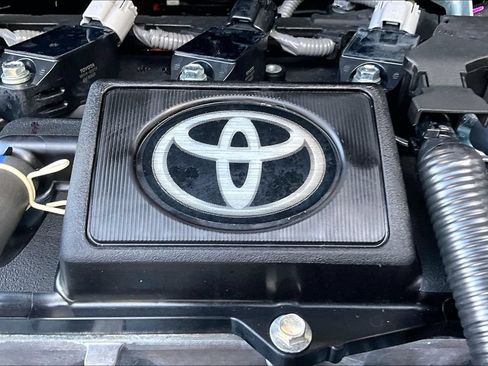 Used 2025 Toyota Corolla XLE FWD image 34
