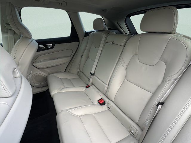 Used 2023 Volvo XC60 B5 Ultimate w/ Climate Package AWD/4WD image 16