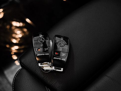 Used 2024 Mercedes-Benz GLB 35 AMG 4MATIC image 58