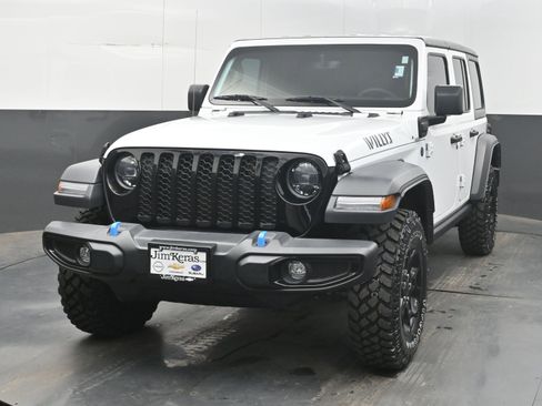 Used 2023 Jeep Wrangler Unlimited w/ 8.4" Radio Group AWD/4WD image 4
