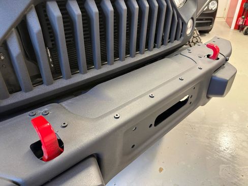 Used 2015 Jeep Wrangler Unlimited Sahara w/ Dual Top Group AWD/4WD image 23