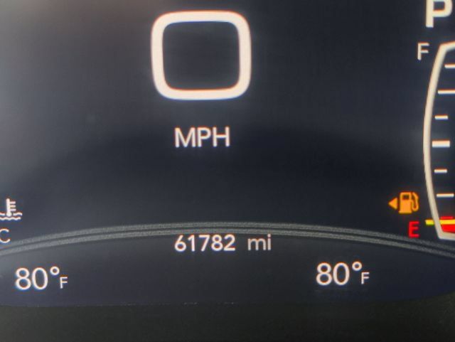 Used 2024 Chrysler Pacifica Touring-L FWD image 14