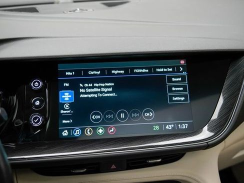 Used 2022 Buick Envision Essence w/ Safety Package FWD image 29