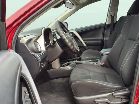 Used 2018 Toyota RAV4 XLE image 26