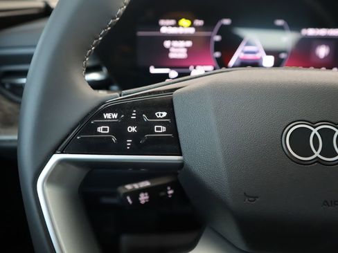 Used 2025 Audi Q5 2.0T Premium Plus w/ Premium Plus image 13