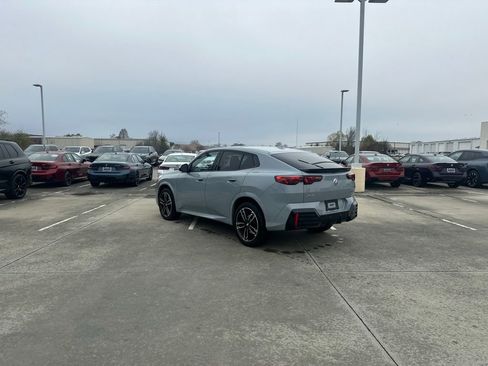 Certified 2025 BMW X2 xDrive28i image 5