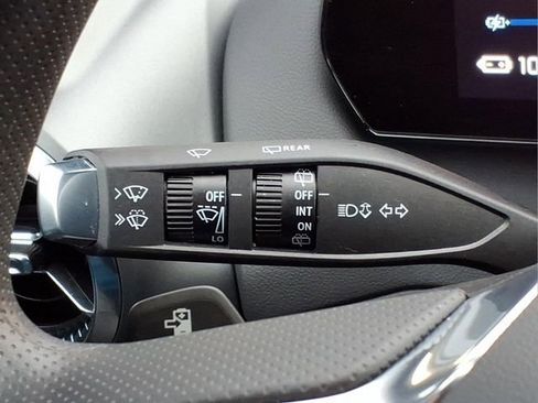 Used 2025 Chevrolet Equinox EV LT FWD image 24
