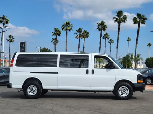 Used 2016 GMC Savana 3500 LS image 29