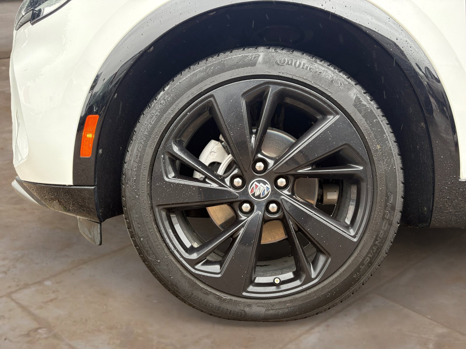 Used 2023 Buick Envision Essence w/ Sport Touring Package FWD image 31