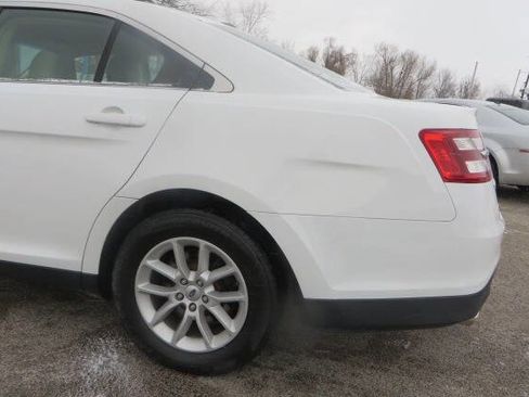 Used 2013 Ford Taurus SE image 29