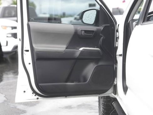 Used 2020 Toyota Tacoma SR5 image 30