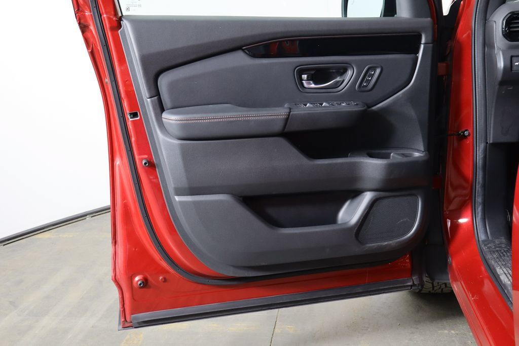 Used 2024 Honda Pilot TrailSport image 19