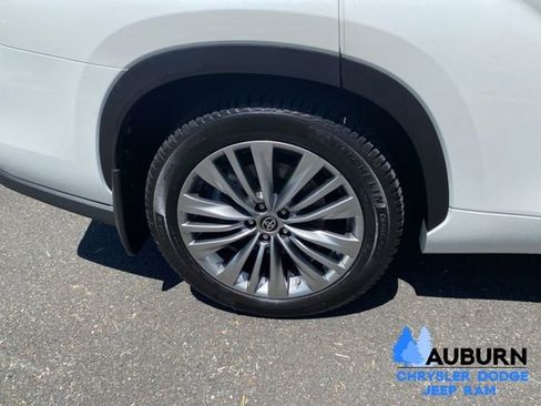 Used 2020 Toyota Highlander Platinum AWD/4WD image 8