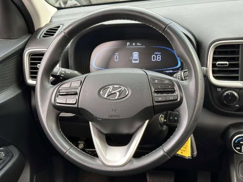 Used 2023 Hyundai Venue SEL FWD image 23