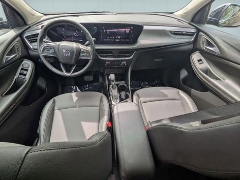 Certified 2025 Buick Encore GX Preferred FWD image 26
