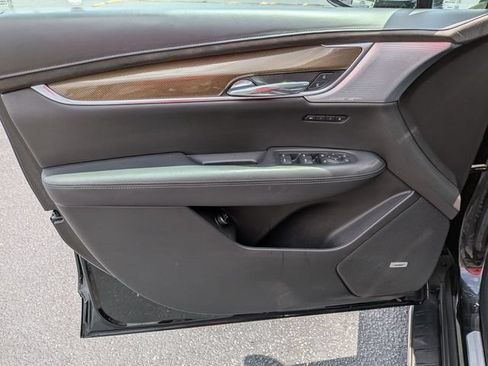 Used 2021 Cadillac XT6 Premium Luxury w/ Platinum Package AWD/4WD image 12