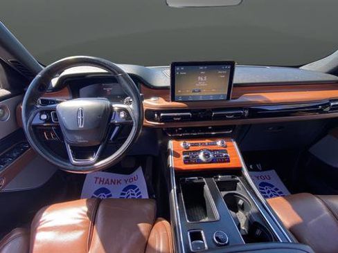 Used 2020 Lincoln Aviator Reserve w/ Equipment Group 201A AWD/4WD image 11