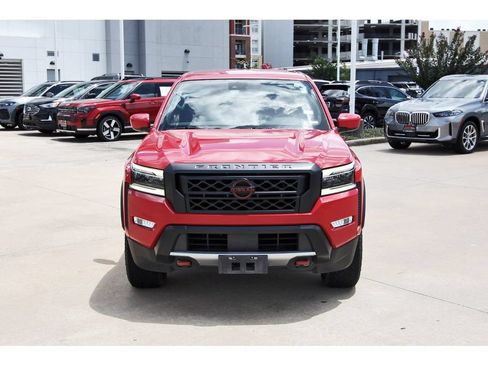 Used 2022 Nissan Frontier Pro-X RWD image 2
