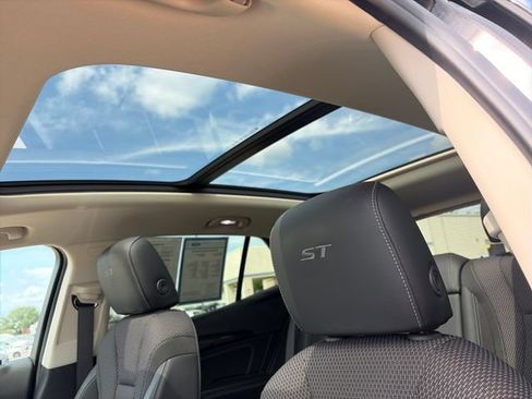 Used 2022 Buick Envision Preferred AWD/4WD image 20