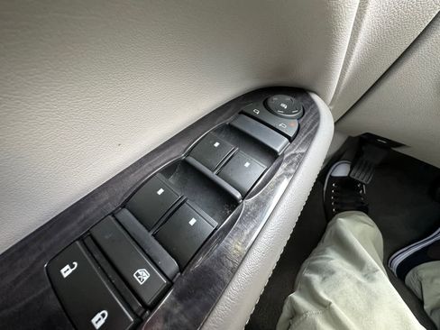 Used 2017 Buick Enclave Leather FWD image 29