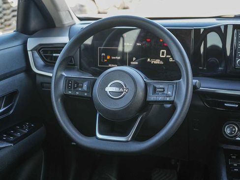 Used 2025 Nissan Kicks S FWD image 13