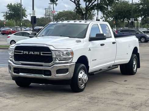 Used 2021 RAM 3500 Tradesman w/ Chrome Appearance Group AWD/4WD image 5