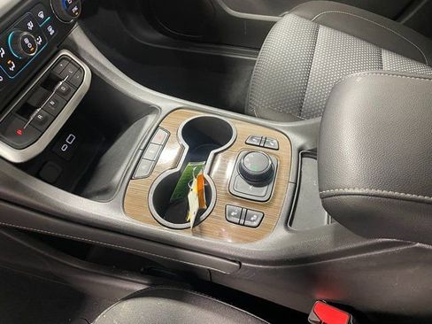 Used 2023 GMC Acadia SLE w/ Driver Convenience Package image 17