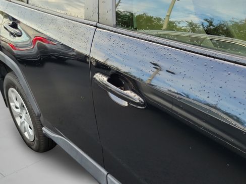 Used 2019 Toyota RAV4 LE FWD image 15