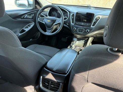 Used 2023 Chevrolet Malibu LT FWD image 17