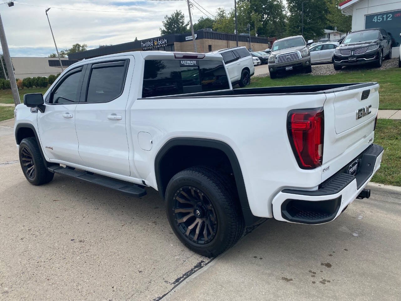 Used 2020 GMC Sierra 1500 AT4 w/ AT4 Premium Package AWD/4WD image 3