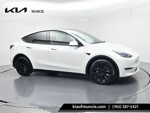 Used 2021 Tesla Model Y Long Range AWD/4WD image 1