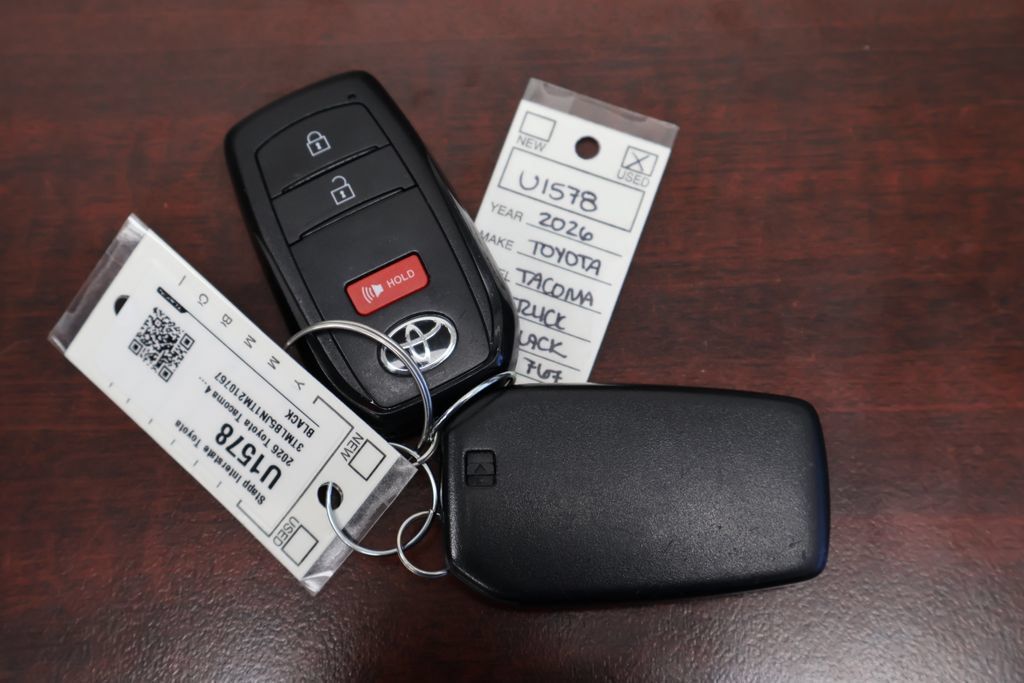 Certified 2026 Toyota Tacoma TRD Off-Road AWD/4WD image 28