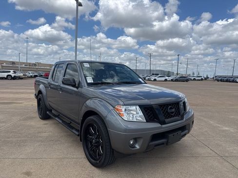 Used 2020 Nissan Frontier SV w/ Midnight Edition Floor Mats image 1