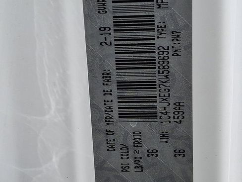 Used 2019 Jeep Wrangler Unlimited Sahara w/ Advanced Safety Group image 27